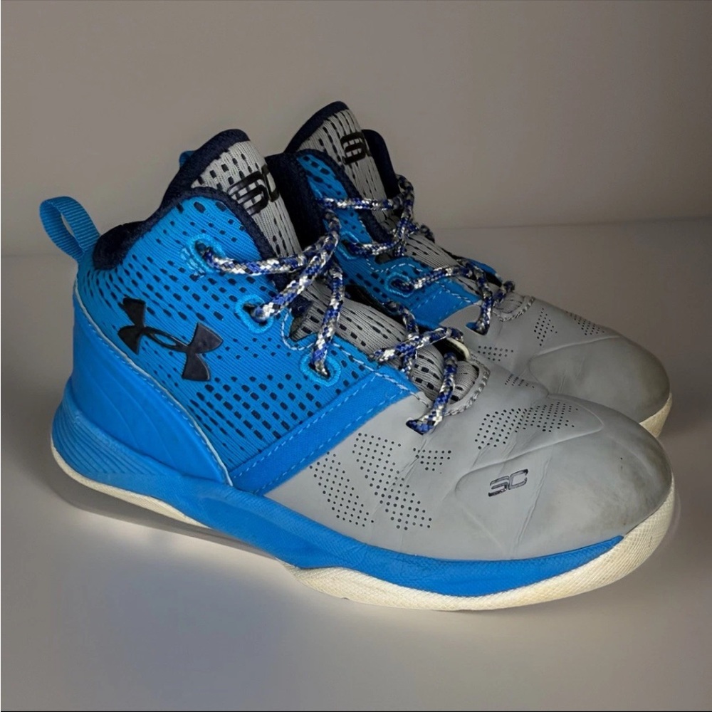 Boys Kids Size 9K Under Armour Shoes